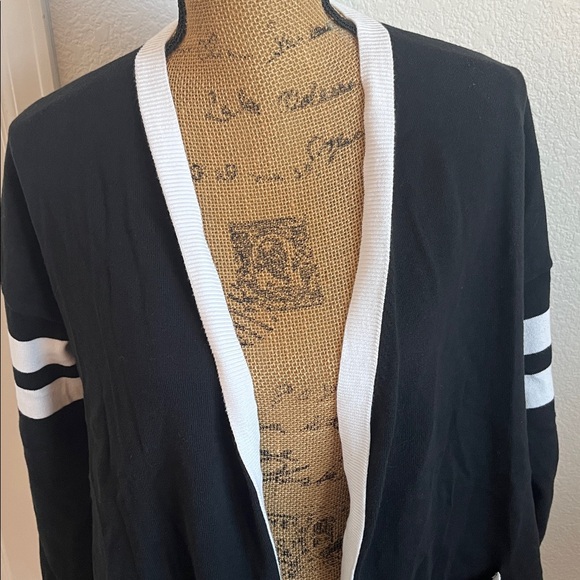 Varsity Western Style Black and White Open Cardigan with Steerhead design - Picture 2 of 6